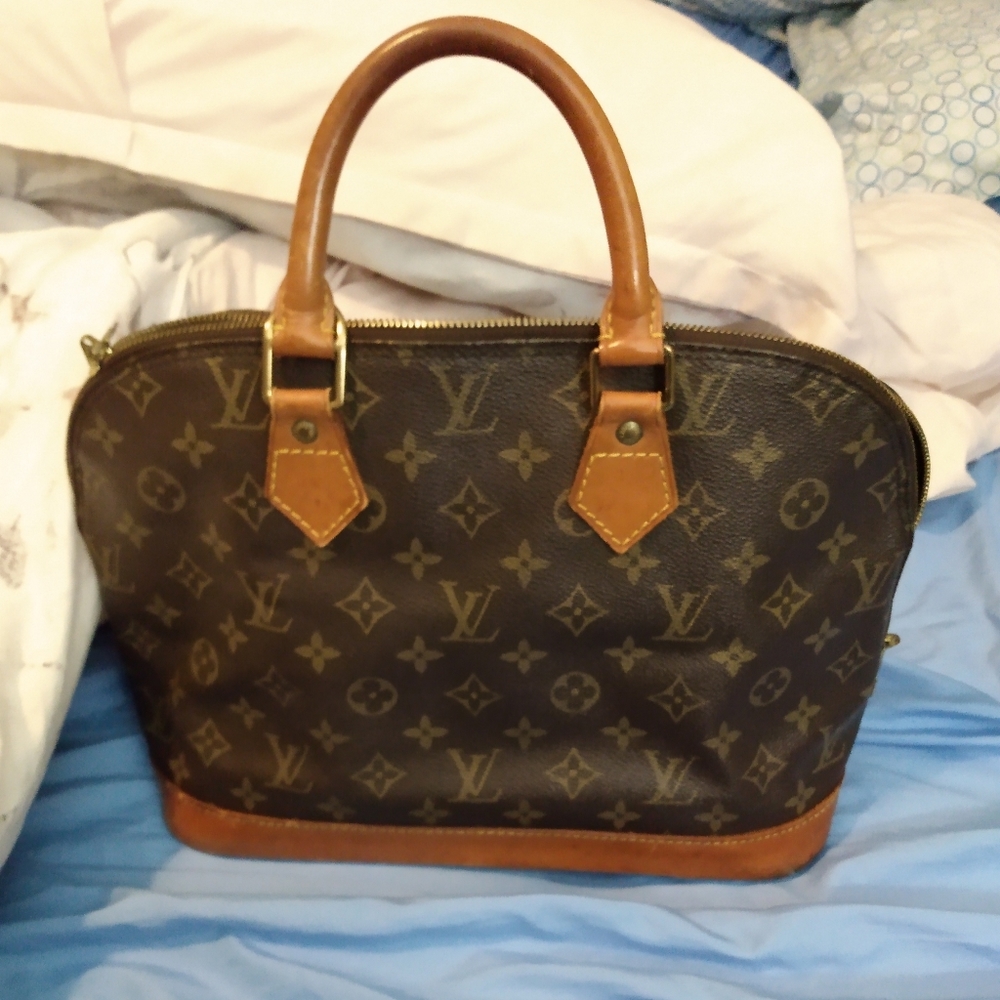 Louis Vuitton Brown Monogram Handbag - Picture 10 of 16